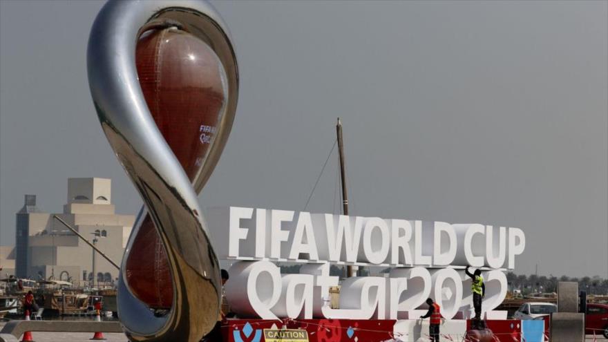 Vista general de la señalización de la Copa Mundial de la FIFA Catar 2022 en Doha, Catar. (Foto: Reuters)