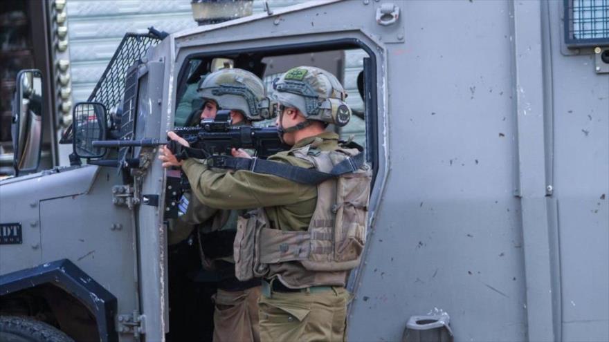 Soldados israelíes en guardia en la ciudad de Huwara, en Cisjordania, 2 de diciembre de 2022. (Foto: Getty Images)
