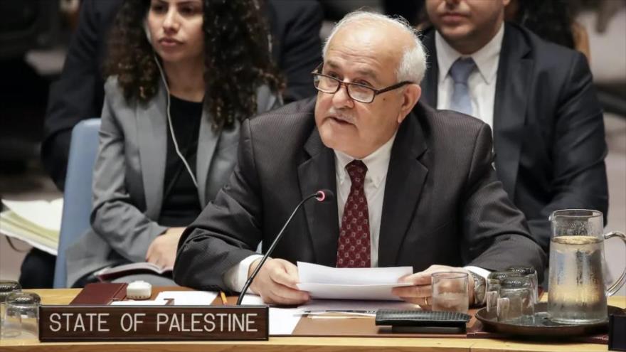 El embajador palestino ante la ONU, Riad Mansur, asistiendo a una reunión del Consejo de Seguridad, Nueva York, 24 de julio de 2018.