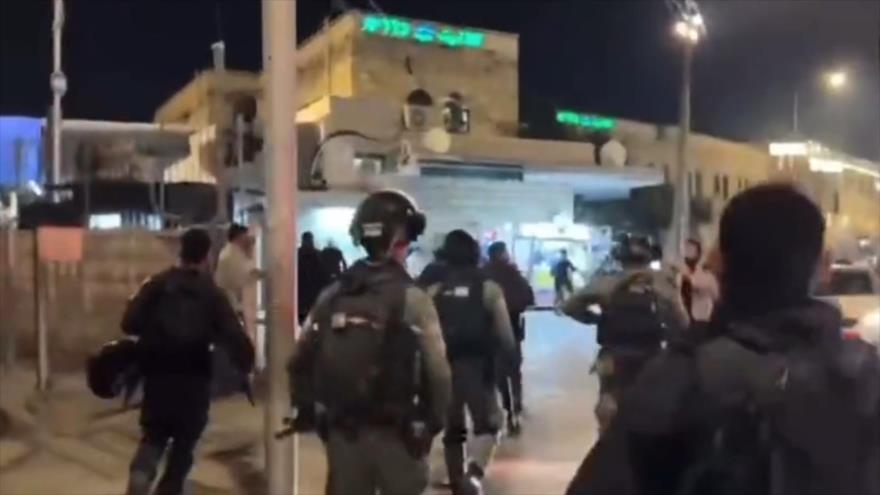 Fuerzas israelíes atacan a palestinos que celebran victoria de Marruecos