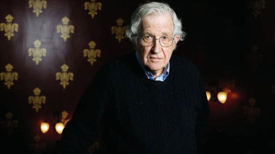 El activista y filósofo estadounidense Noam Chomsky.
