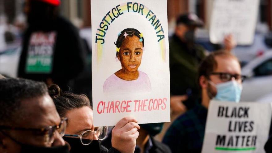 Protesta contra la muerte de Fanta Bility, de 8 años, baleada por unos policías estadounidenses, Pensilvania, 13 de enero de 2022.