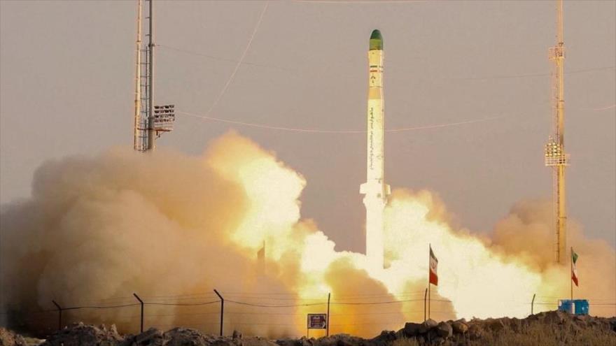 Irán anuncia pronto lanzamiento de dos nuevos satélites al espacio | HISPANTV