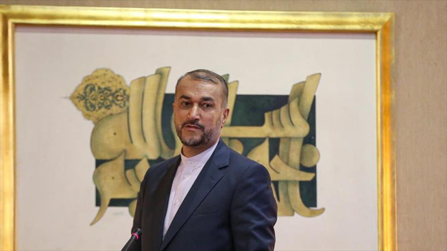 El canciller iraní, Hosein Amir Abdolahian, ofrece discurso en Foro de Diálogo de Teherán, 19 de diciembre de 2022. (Foto: IRNA)