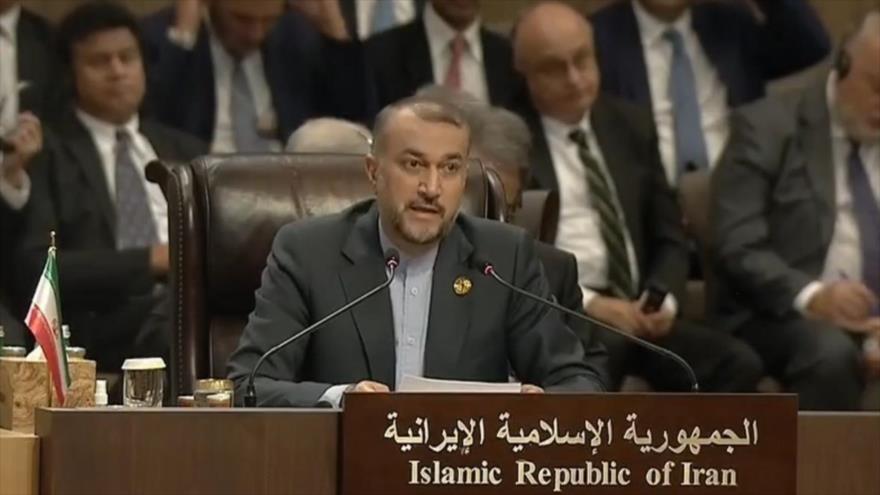 Canciller iraní, Hosein Amir Abdolahian, ofrece discurso en la Cumbre de Bagdad 2, Amán, 20 de diciembre de 2022.