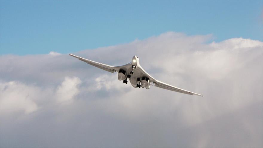 Un bombardero estratégico Túpolev Tu-160M