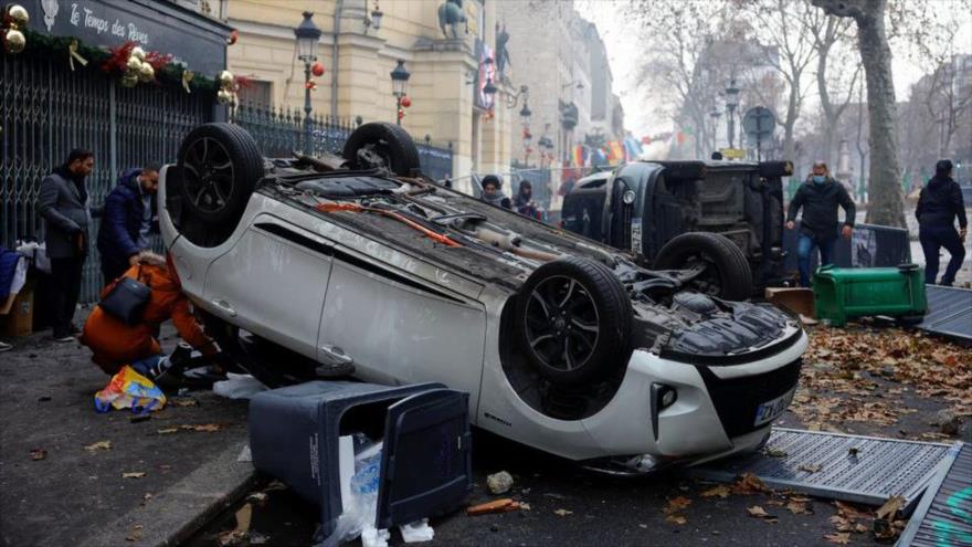 Kurdos exigen respuestas a Francia por atentado y son reprimidos 
