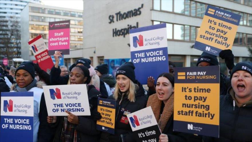 Enfermeras británicas protestan en Reino Unido y piden salarios dignos, 15 de diciembre de 2022.