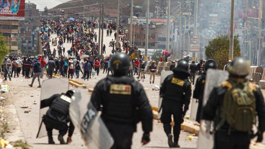 Crisis se agrava en Perú; 17 muertos en un día de protestas 