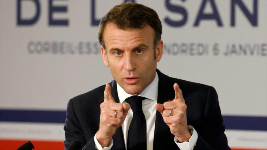 El presidente de Francia, Emmanuel Macron, habla en un mitin.