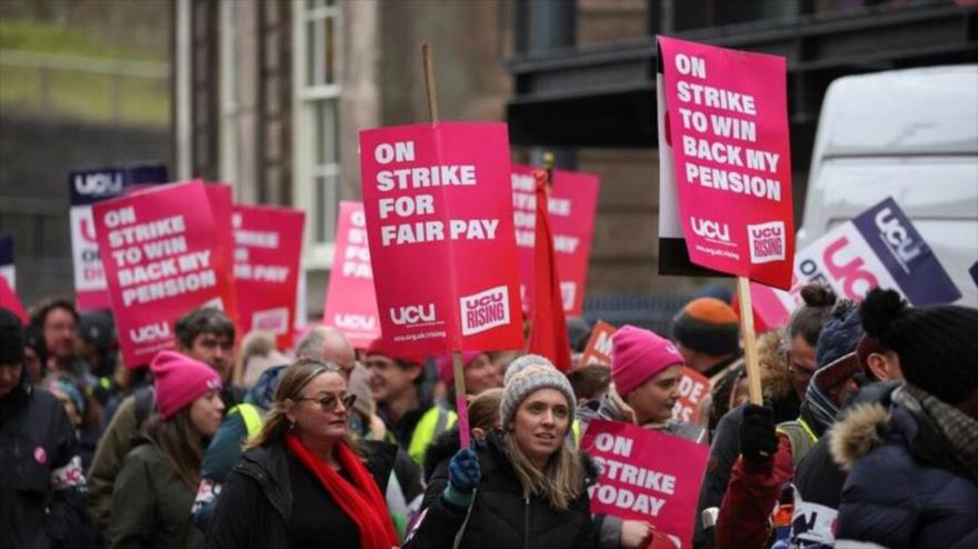 Más de 70 000 empleados británicos anuncian huelga en 150 universidades | HISPANTV