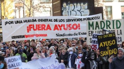 Miles de sanitarios españoles protestan por condiciones laborales