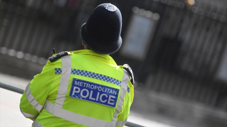 Un oficial de la Policía Metropolitana está de servicio en Westminster, Londres (el Reino Unido), 1 de octubre de 2021. (Foto: Reuters)