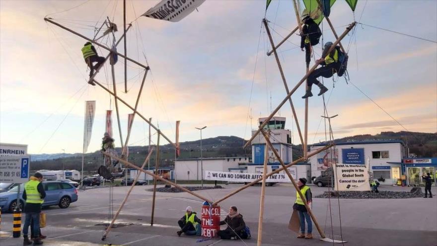 Activistas climáticos protestan contra Foro de Davos