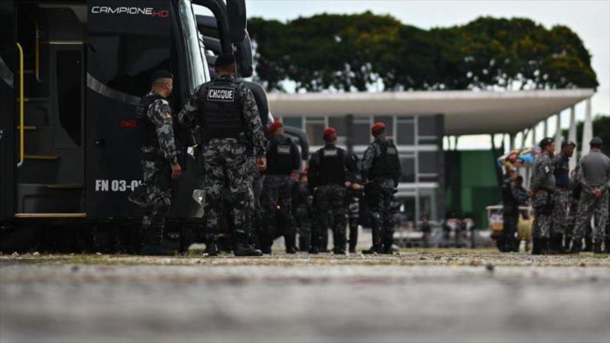 Lula cesa a 40 militares que administraban la residencia presidencial | HISPANTV