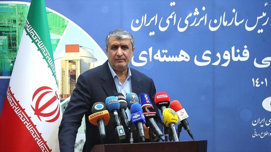 Jefe de la Organización de Energía Atómica de Irán (OEAI), Mohamad Eslami, en una conferencia de prensa, Teherán, 6 de abril de 2022. (Foto: SNN)