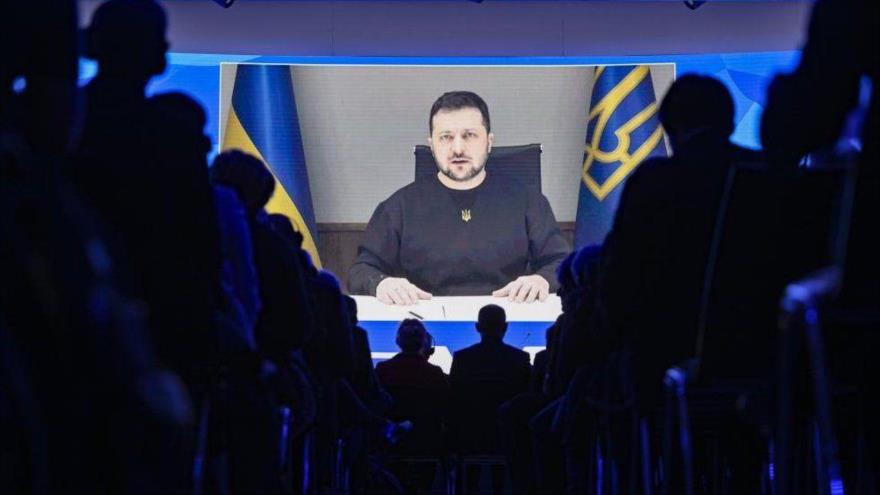 El presidente de Ucrania, Volodímir Zelenski, da un discurso virtual ante la cumbre de Davos, enero de 2023.