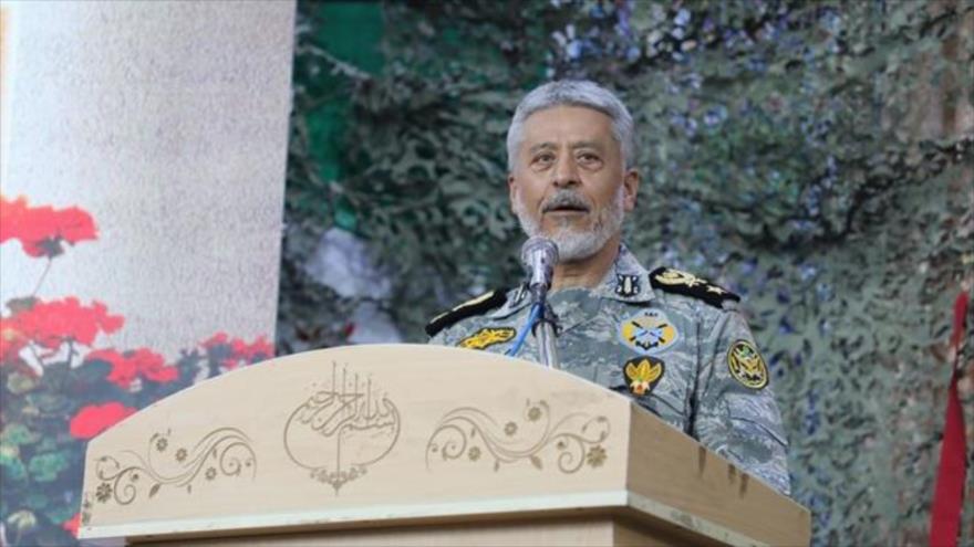 El coordinador adjunto del Ejército iraní, el contralmirante Habibolá Sayari.