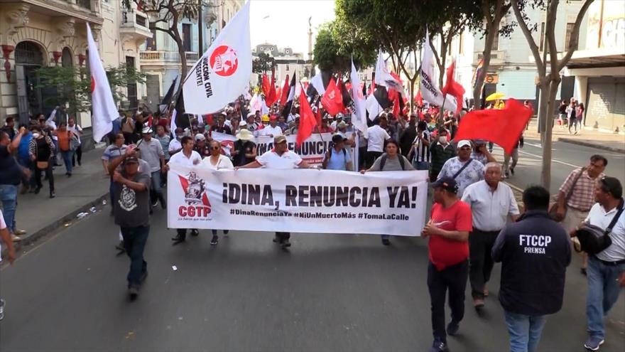 Peruanos muestran su rechazo hacia gobierno de Boluarte en Lima