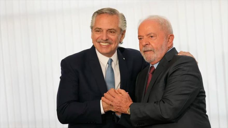 El presidente argentino, Alberto Fernández, y su homólogo brasileño, Luiz Inácio Lula da Silva. (Foto: AP)
