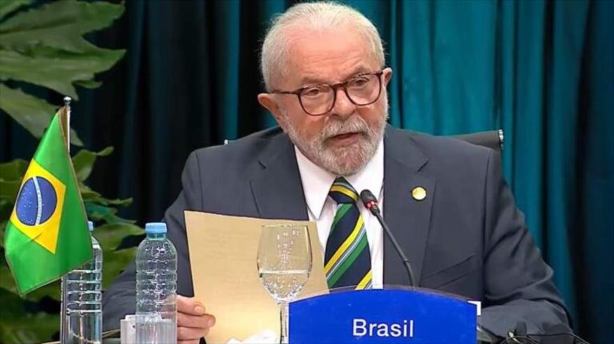 El presidente de Brasil, Luiz Inácio Lula da Silva, habla en la cumbre de la Celac en Buenos Aire, Argentina, 24 de enero de 2023.