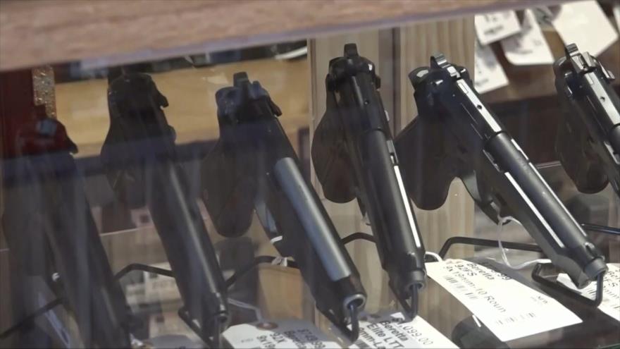 Menores de edad portan armas como si fueran juguetes en EEUU