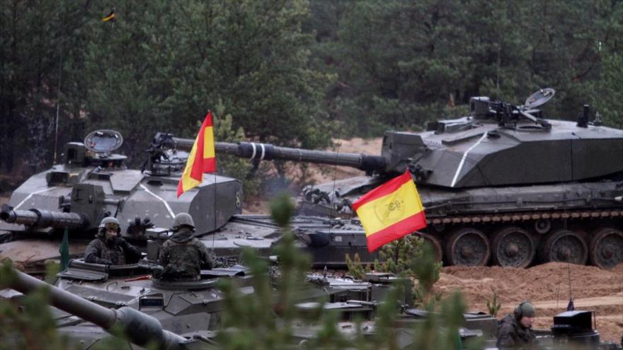 Tanques del Ejército de España durante una maniobra