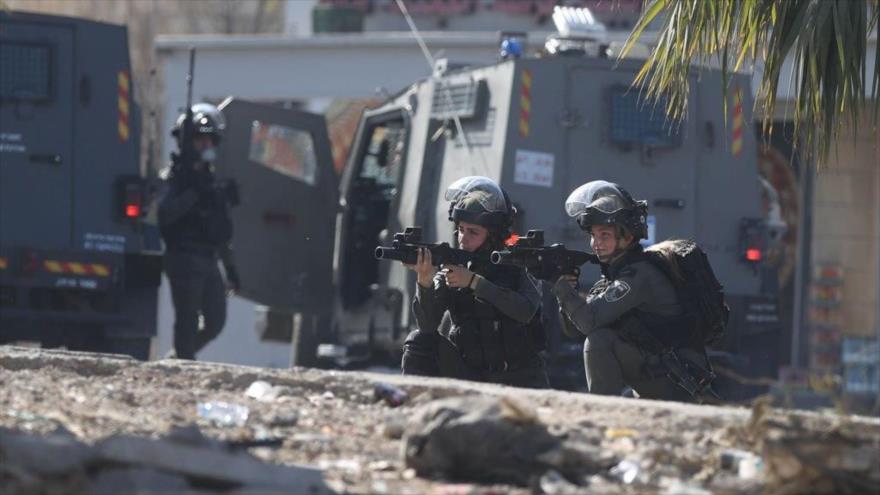 Fuerzas israelíes reprimen a palestinos en Cisjordania, 27 de enero de 2023. (Foto: Getty Images)