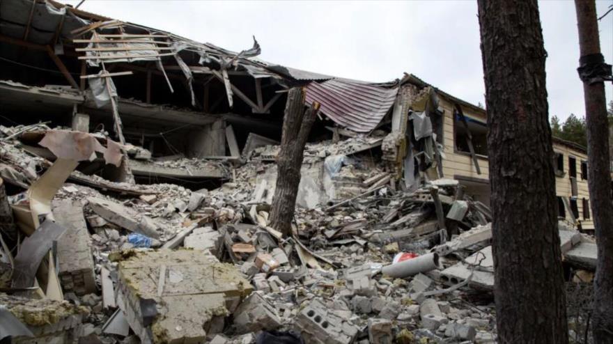 Hospital bombardeado por fuerzas ucranianas en la aldea de Novoaidar, en Lugansk, este de Ucrania, 28 de enero de 2023. 