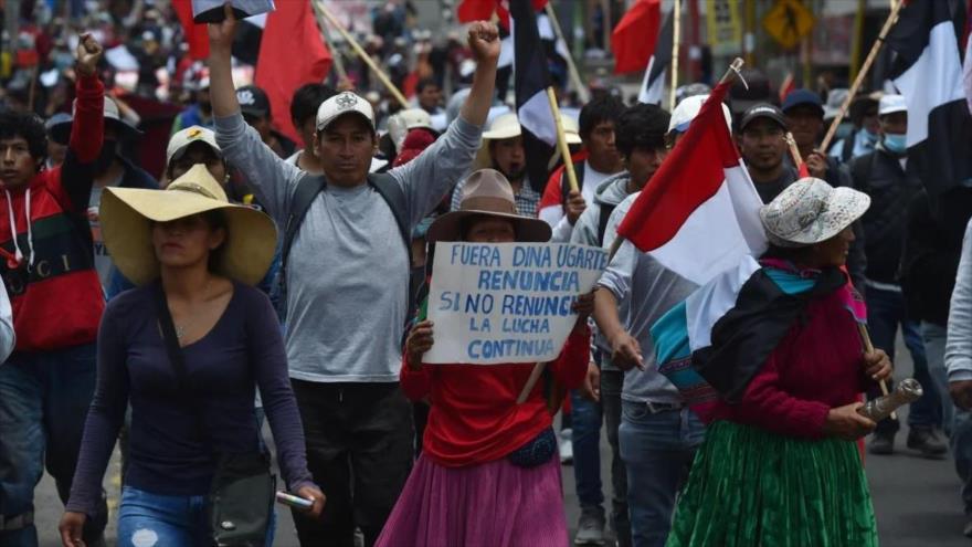 Mayoría de peruanos pide adelanto de comicios y renuncia de Boluarte