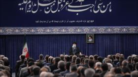 Líder de Irán pide crecimiento económico para eliminar la pobreza