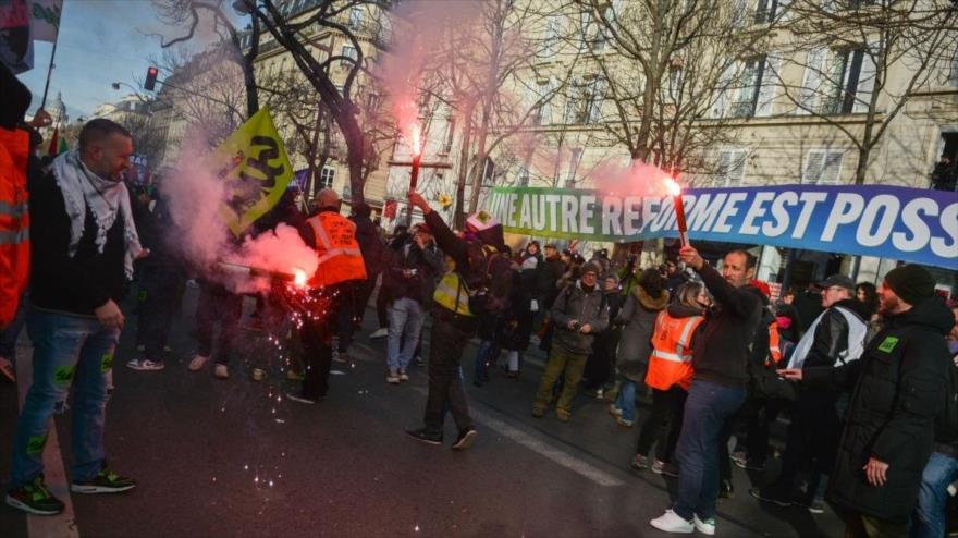 Francia vive nueva jornada de huelgas contra reforma de pensiones