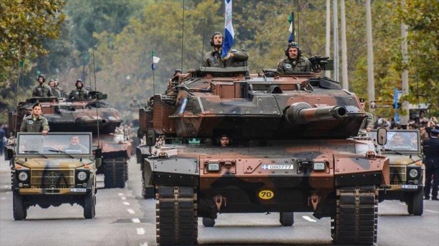Tanques Leopard del Ejército griego en un desfiles