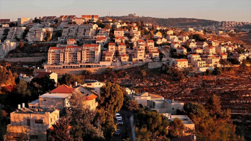 Asentamiento ilegal israelí Givat Zeev en la ocupada Cisjordania.