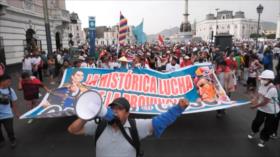 Peruanos rechazan decisión de Congreso de vetar adelanto electoral