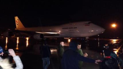 Vídeo: Llega primer avión con ayuda de Irán a Siria tras terremoto