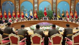 Líder norcoreano urge a ampliar maniobras y prepararse para guerra