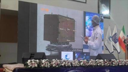 Irán presenta dos satélites, listos para entrar en órbita