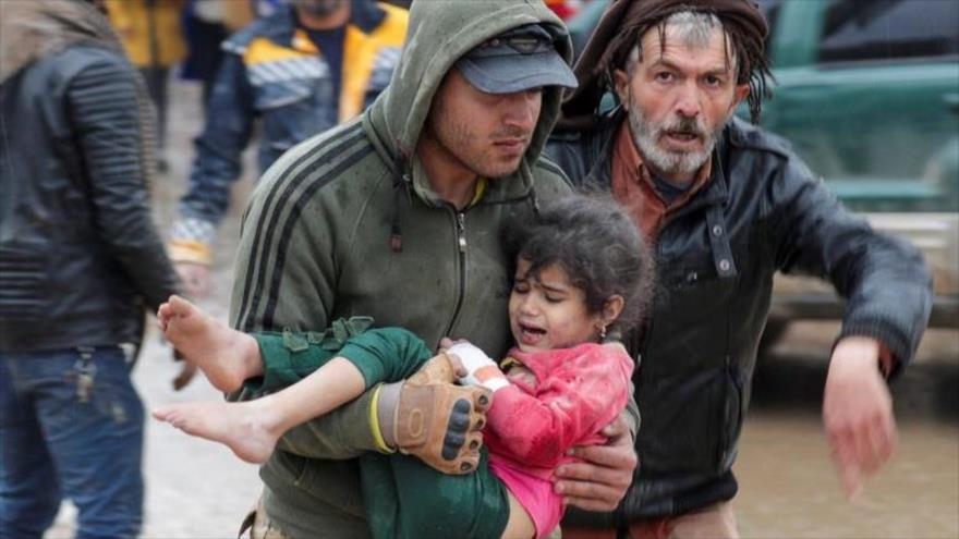 Una niña sobreviviente del terremoto, en la ciudad de Jandaris, Siria, 6 de febrero de 2023. (Foto: Reuters)