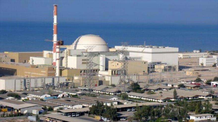 La central nuclear de Bushehr está situada a 17 kilómetros al sureste de la ciudad meridional de Bushehr.