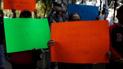 Protestan en México para pedir tarifa social justa de electricidad