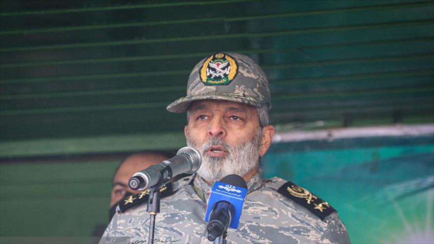 Comandante en jefe del Ejército de Irán, general de división Abdul Rahim Musavi, en una marcha por el aniversario de la Revolución Islámica, Zanyan, 11 de febrero de 2023.