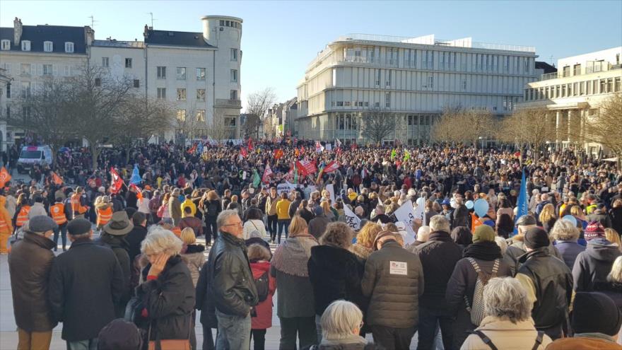“Lucha organizada de franceses en la calle frenaría reformas de Macron” 