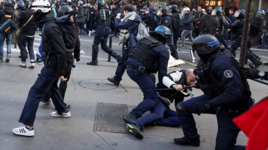 Vídeo: Policía francesa reprime protestas contra reforma de pensiones