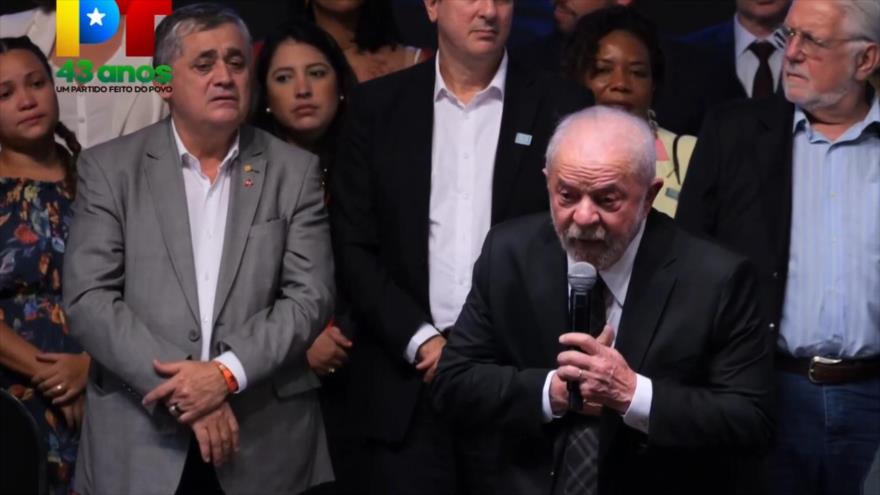 Lula asiste en un acto por 43.º aniversario del PT