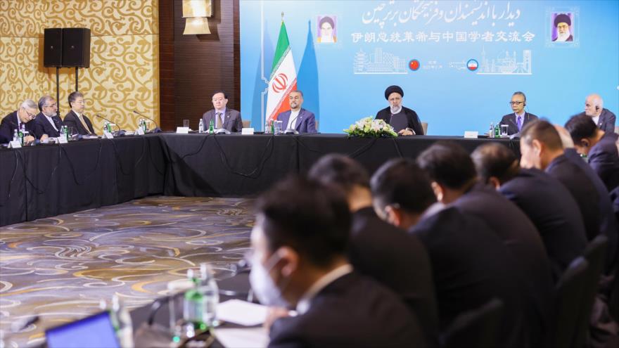 Raisi saca pecho en China por logros de Irán en medio de amenazas