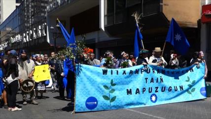 Mapuches exigen a Chile oficializar su idioma
