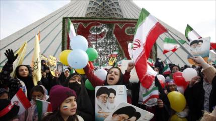 ‘Libertad con dignidad’: Iraníes reafirman amor a Revolución Islámica