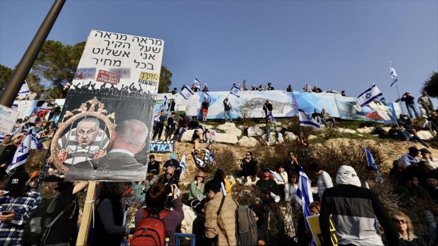 Decenas de miles de israelíes vuelven a protestar contra Netanyahu