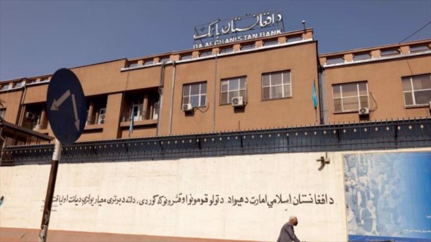 Fachada del Banco Central de Afganistán, en Kabul, Afganistán, 8 de octubre de 2021. (Foto de Reuters)